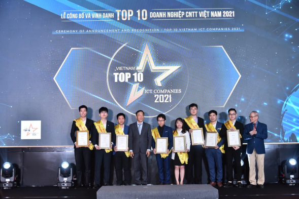 SotaTek is Awarded as VietNam Top Blockchain Services Provider & Top 10 Impressive Growth IT Enterprises 2021 By VINASA