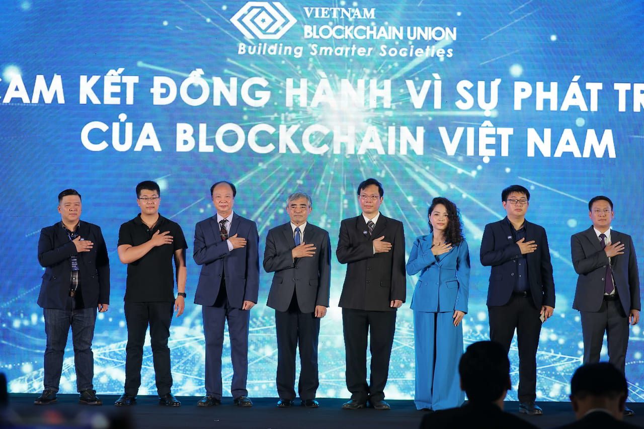 Premiere-of-Vietnam-Blockchain-Union