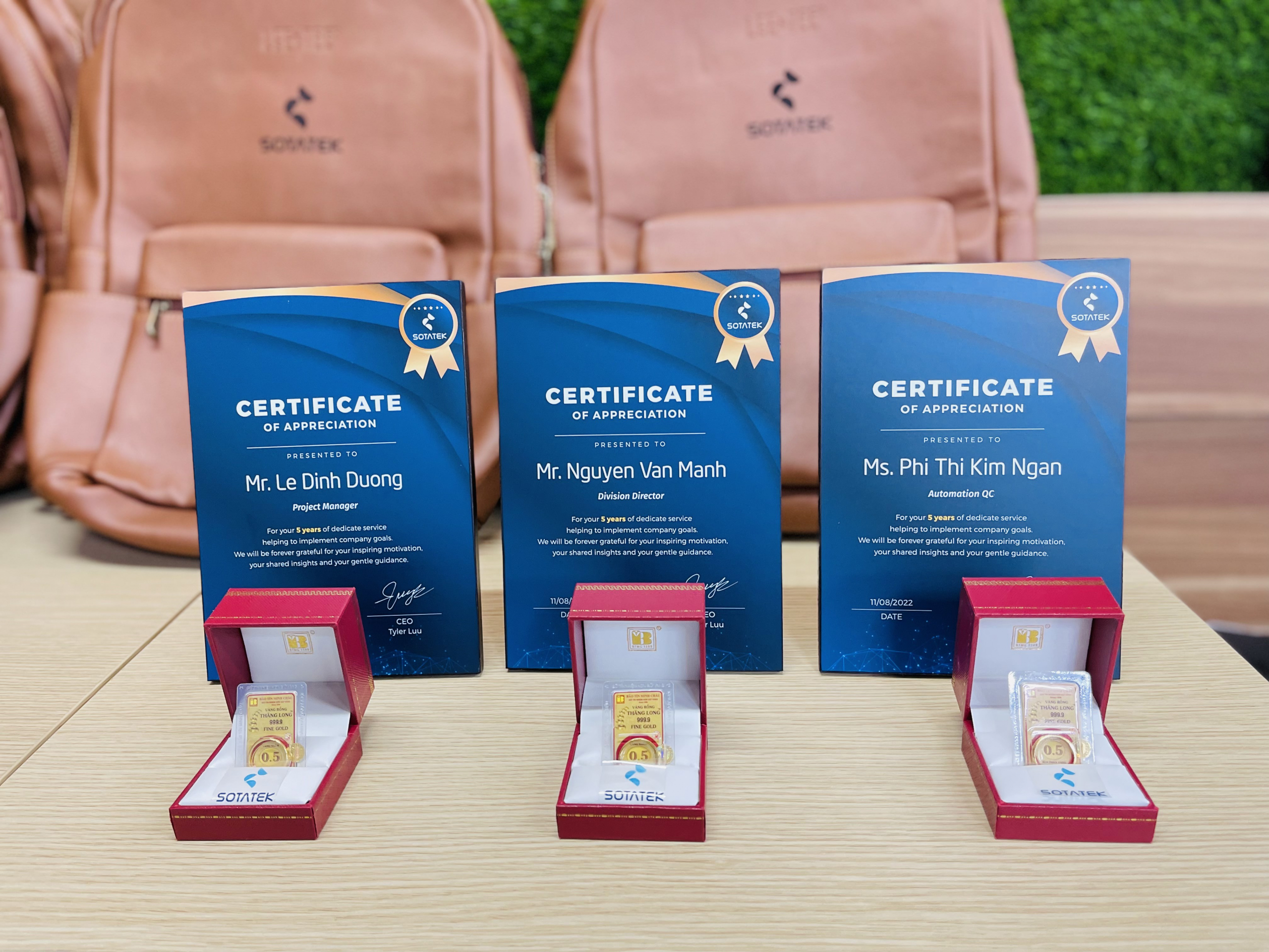 A special gift for employees with over 5 years of seniority