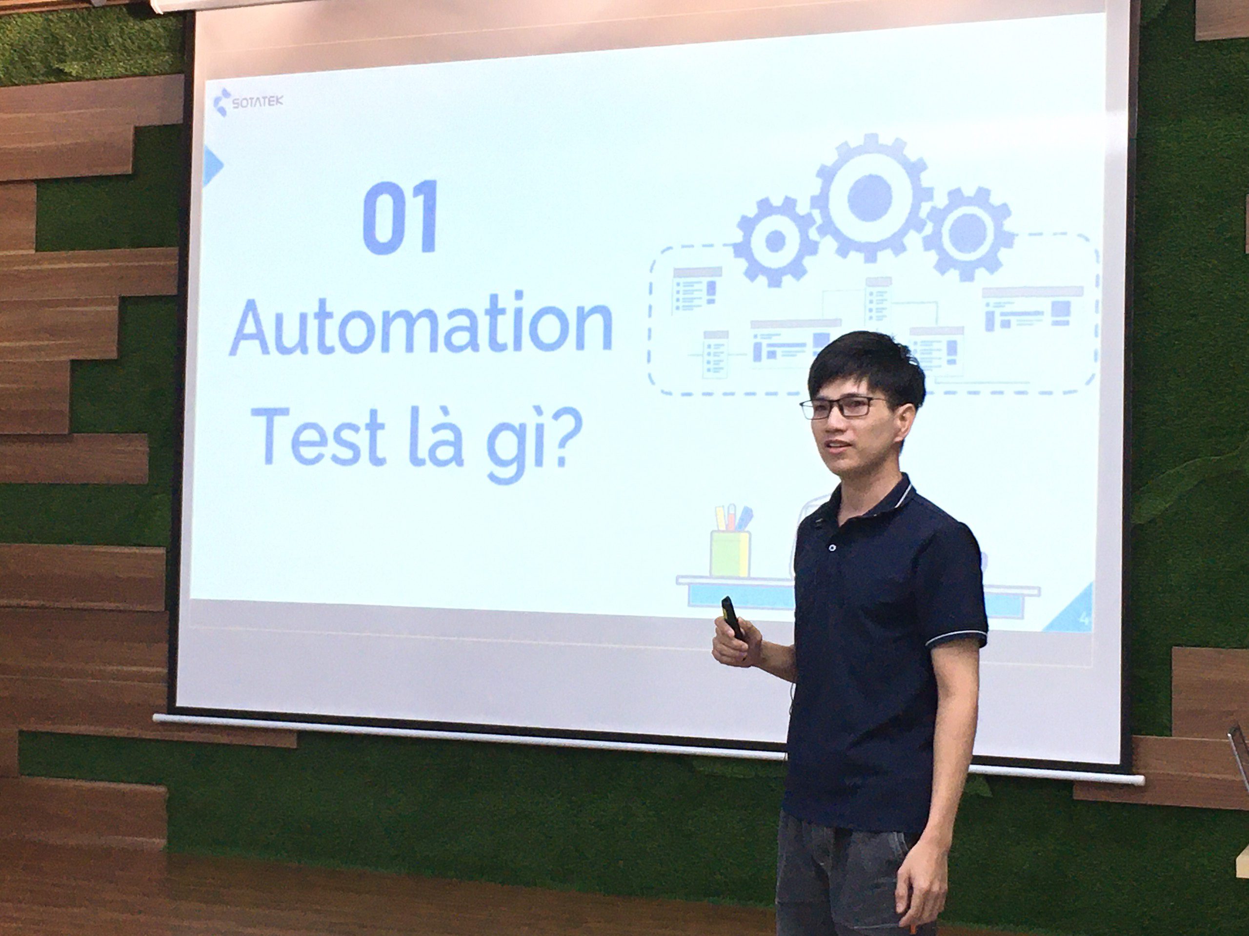 Mr. Nguyen Viet Dung - PM from D4 Division is the host of Tech Talk #5