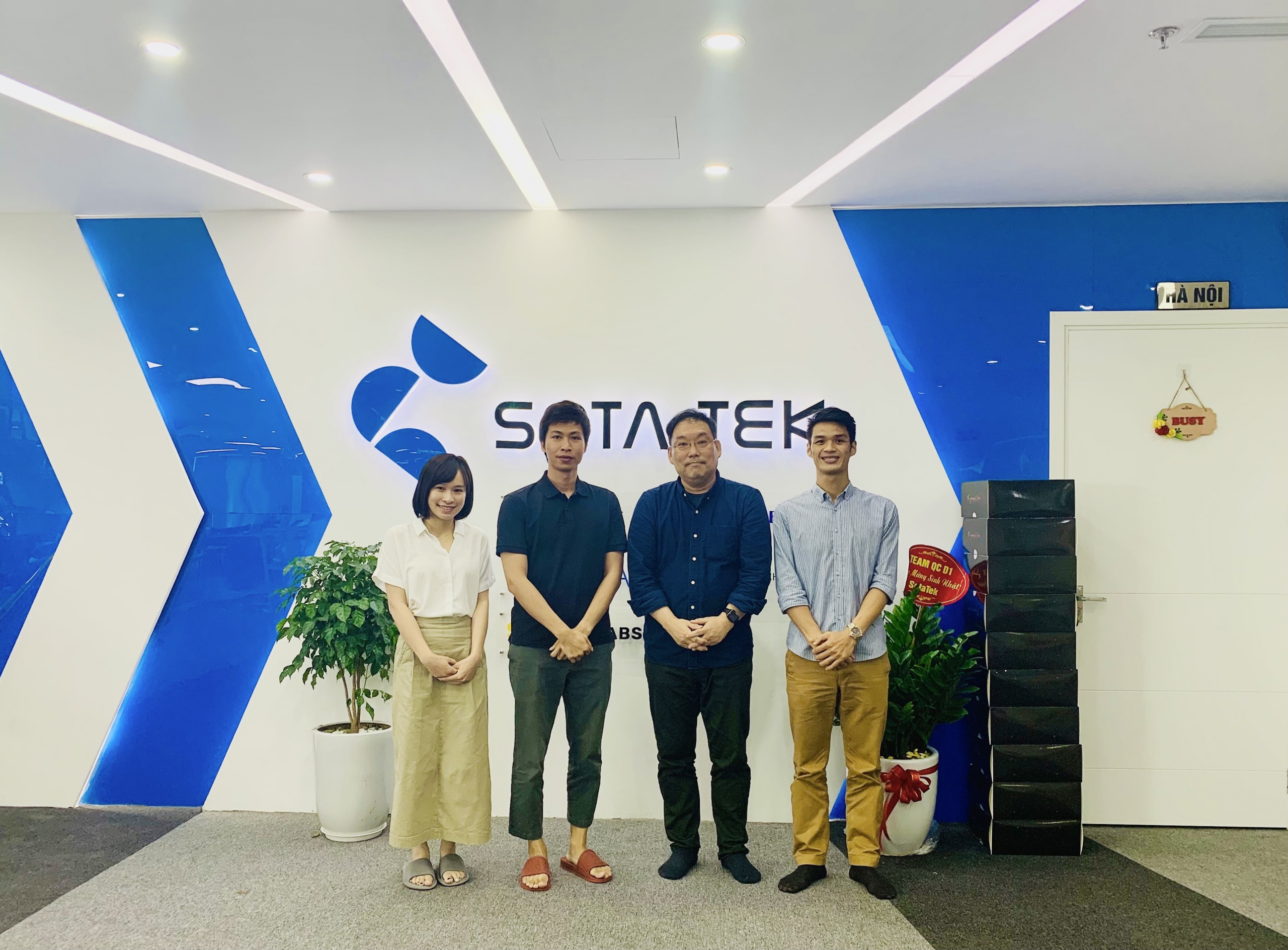 A-Representative-of-CES-Company-Visited-SotaTek’s-Office