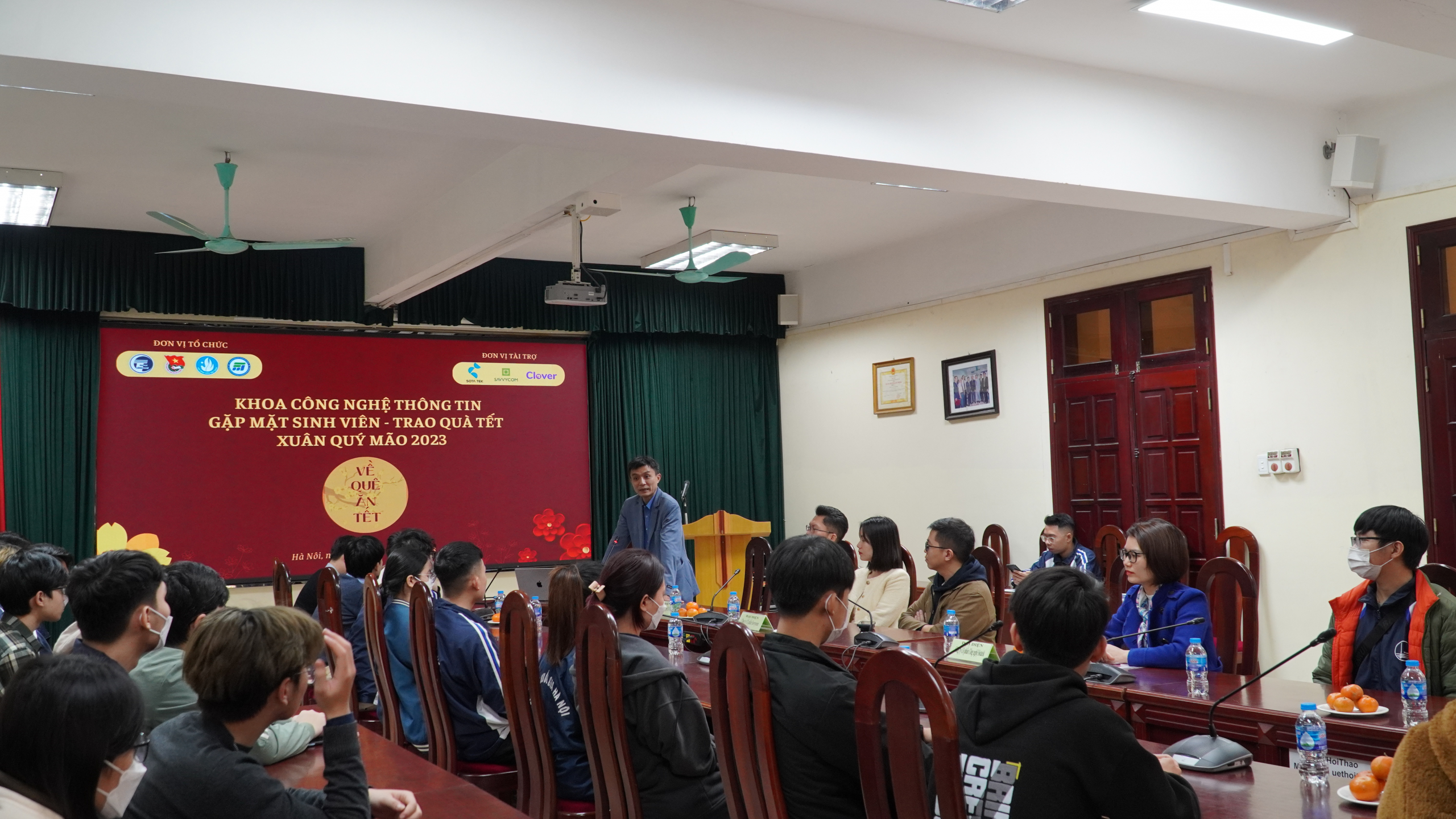 Tet event at UET