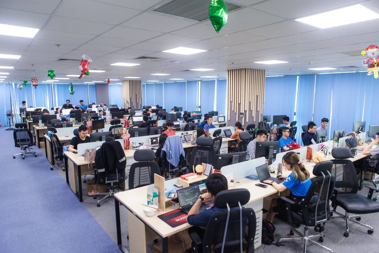Welcome our partner to SotaTek's office