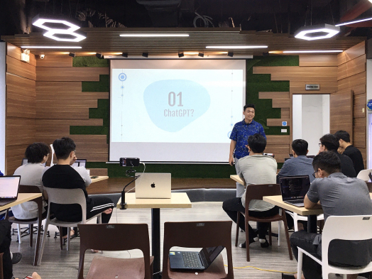 Tech Talk #11: ChatGPT - Why and How?